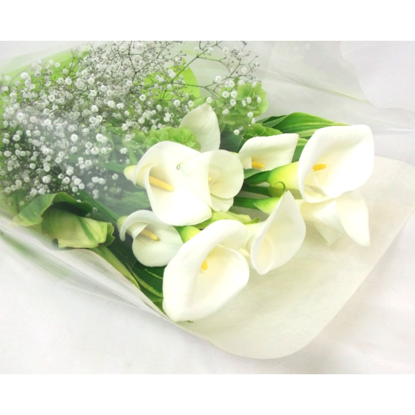 カラーとかすみ草の洋花お供え花束